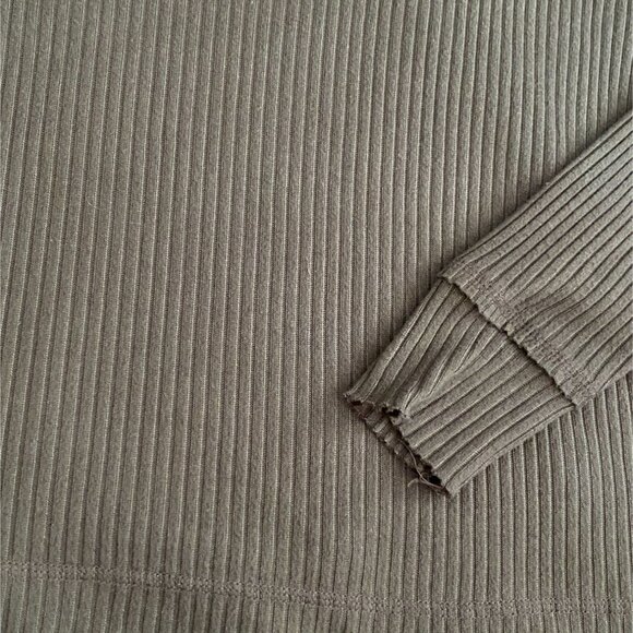 Wild Fable Womens Oversized V-Neck Shirt-Green-Size M-GUC - Picture 4 of 5